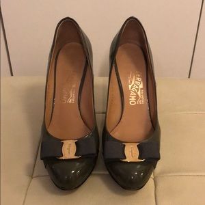 Osimo Patent Platform Pumps with Vara Bow